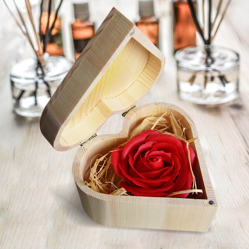 Ξύλινο Κουτί Με Τριαντάφυλλο Από Σαπούνι