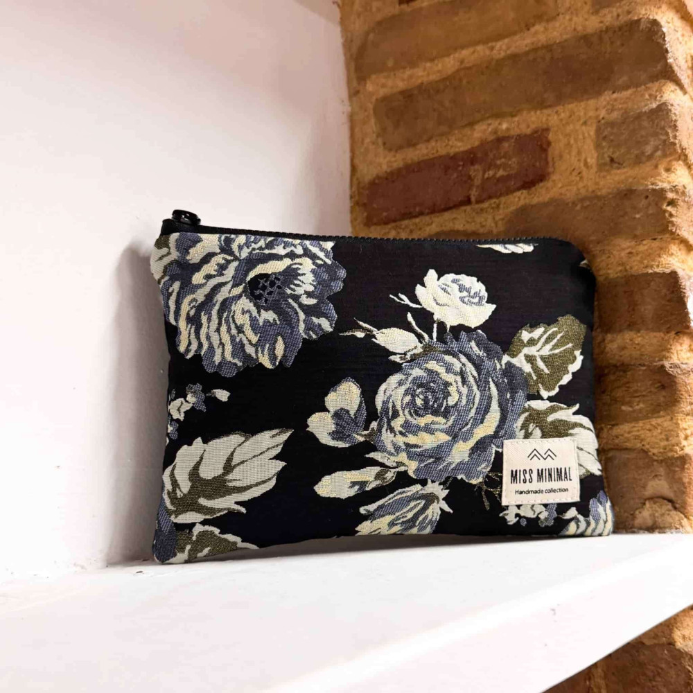 Miss Minimal Mini Pouch Black Rosses (22 x 16 cm)