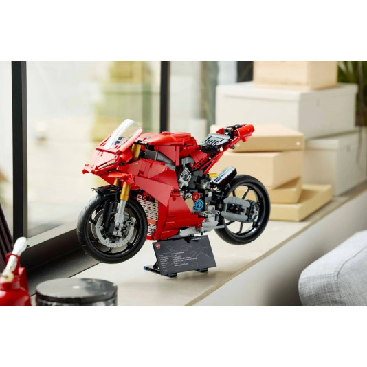 LEGO Technic Ducati Panigale V4 S Motorcycle (42202)