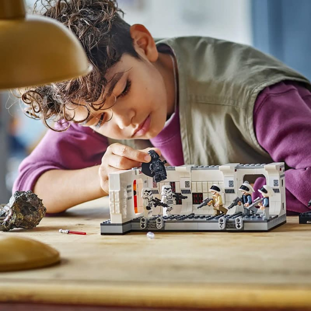 LEGO Star Wars Boarding The Tantine IV (75387)