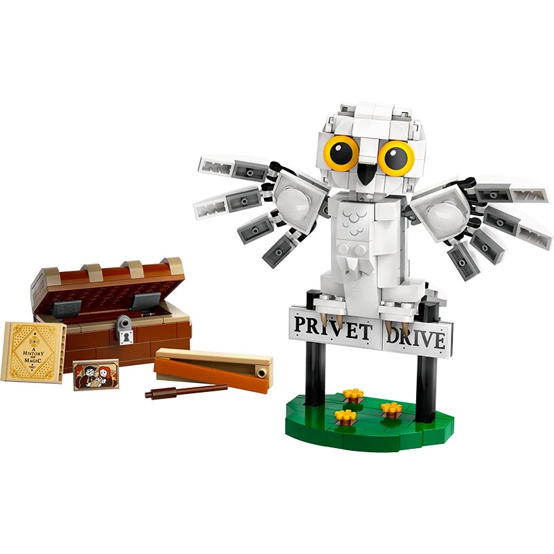 LEGO Harry Potter Hedwig At 4 Privet Drive (76425)