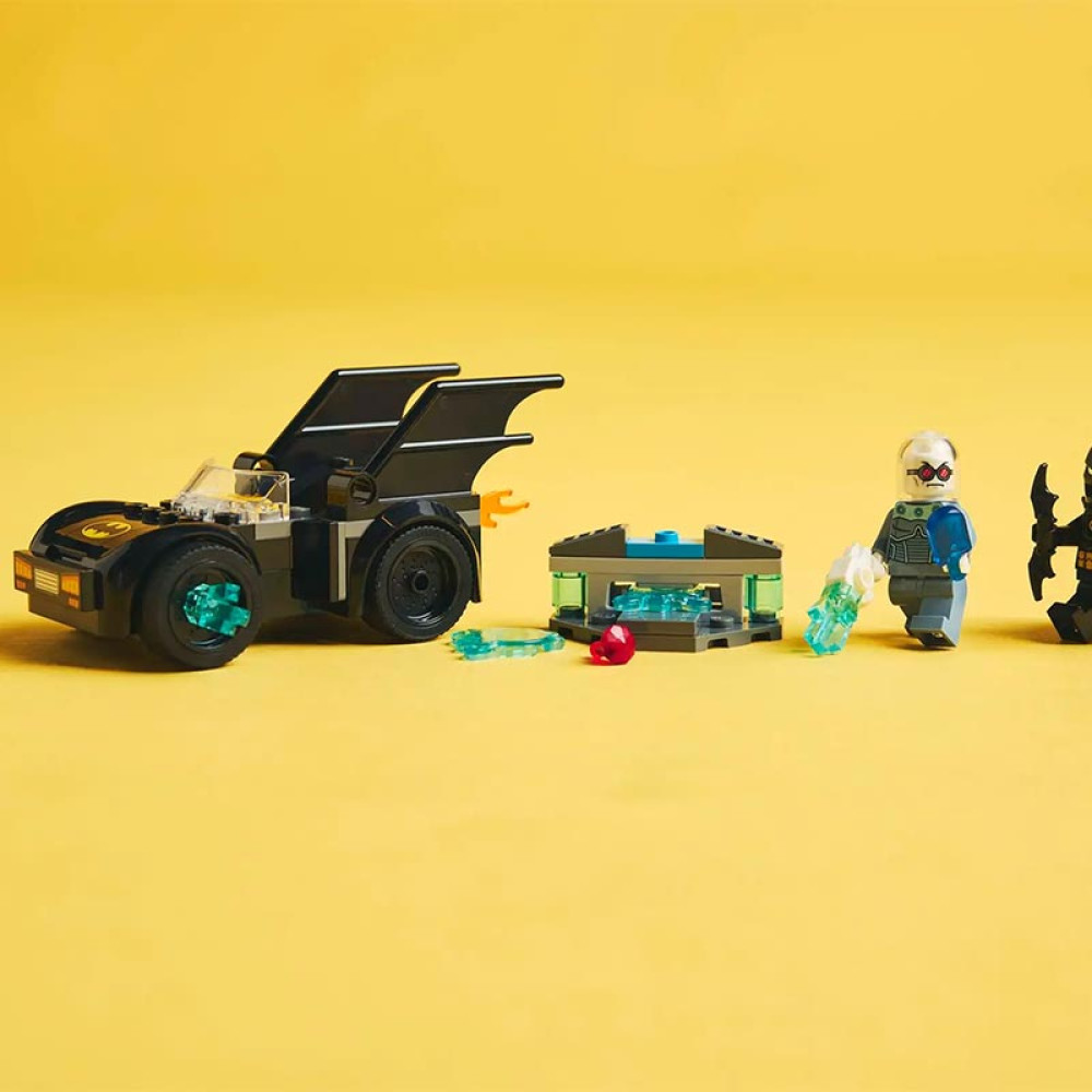 LEGO Super Heroes Batman & Batmobile vs. Mr. Freeze (76301)
