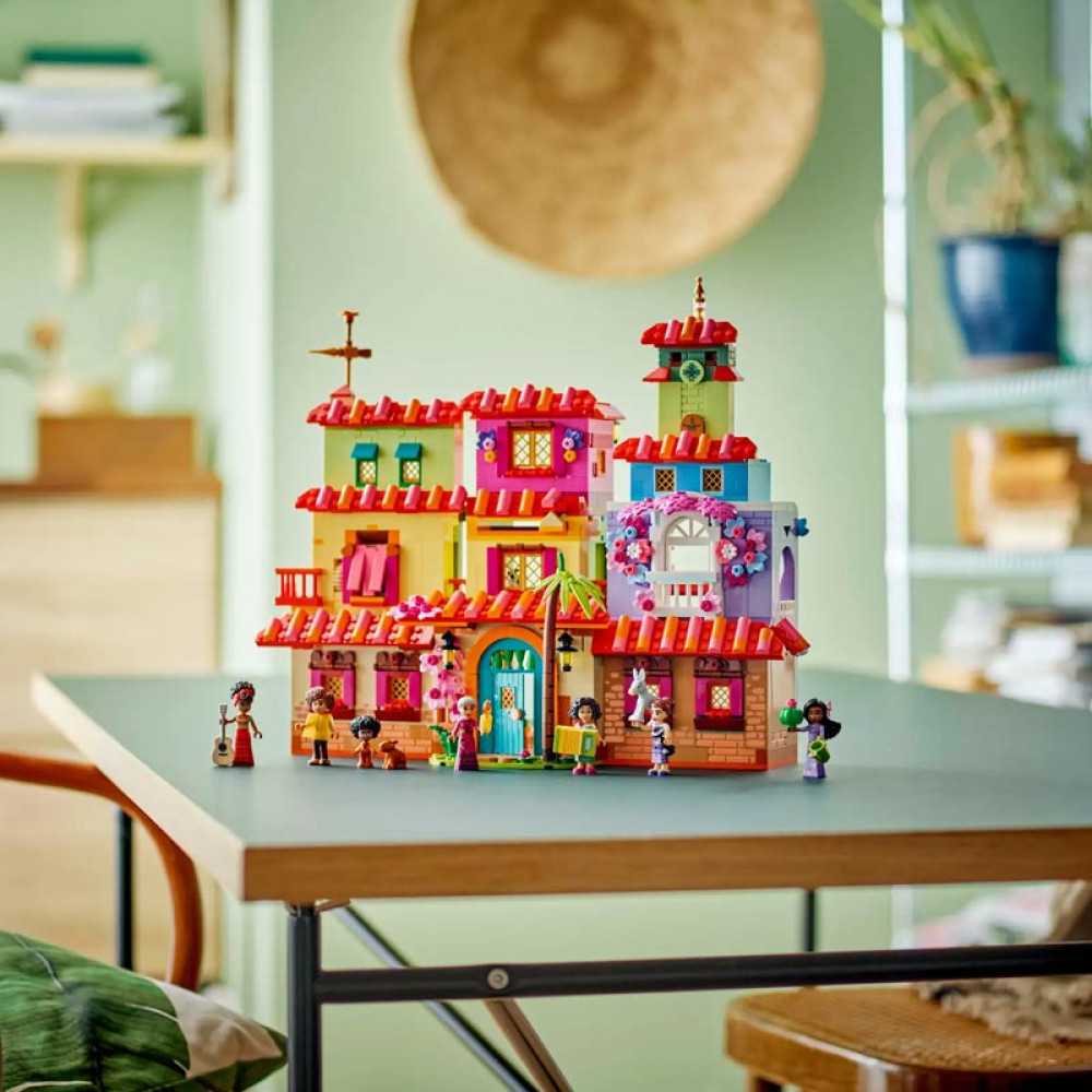 LEGO Disney Encanto The magical Madrigal House (43245)