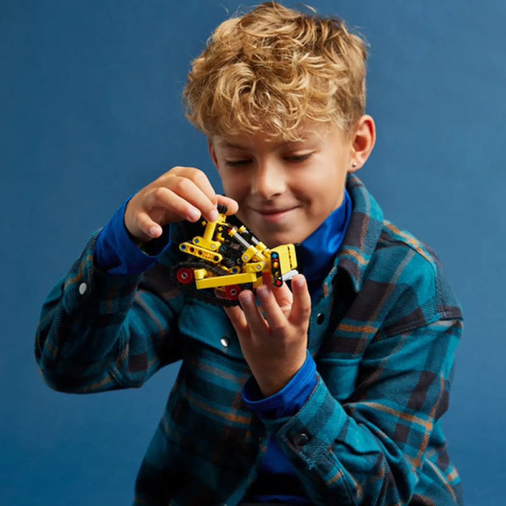LEGO Technic Heavy Duty Bulldozer (42163)