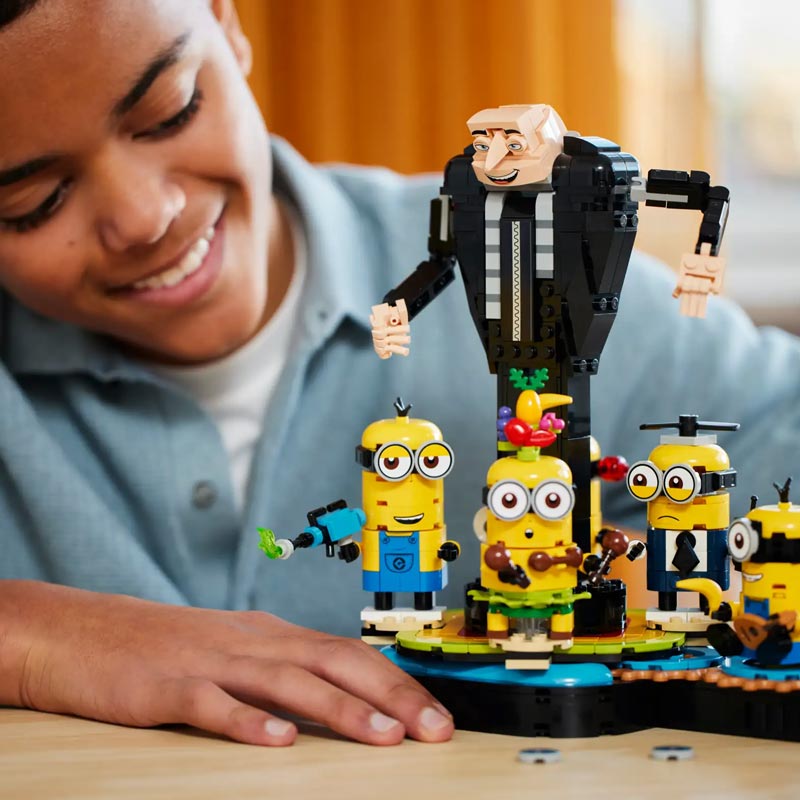 LEGO Minions Brick-Built Gru & Minions (75582)
