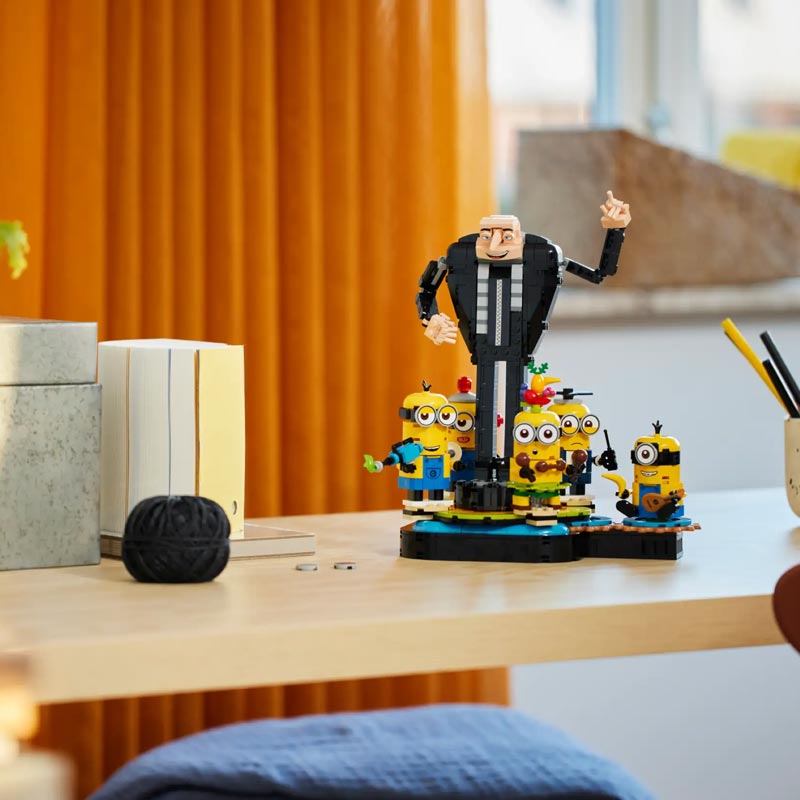 LEGO Minions Brick-Built Gru & Minions (75582)