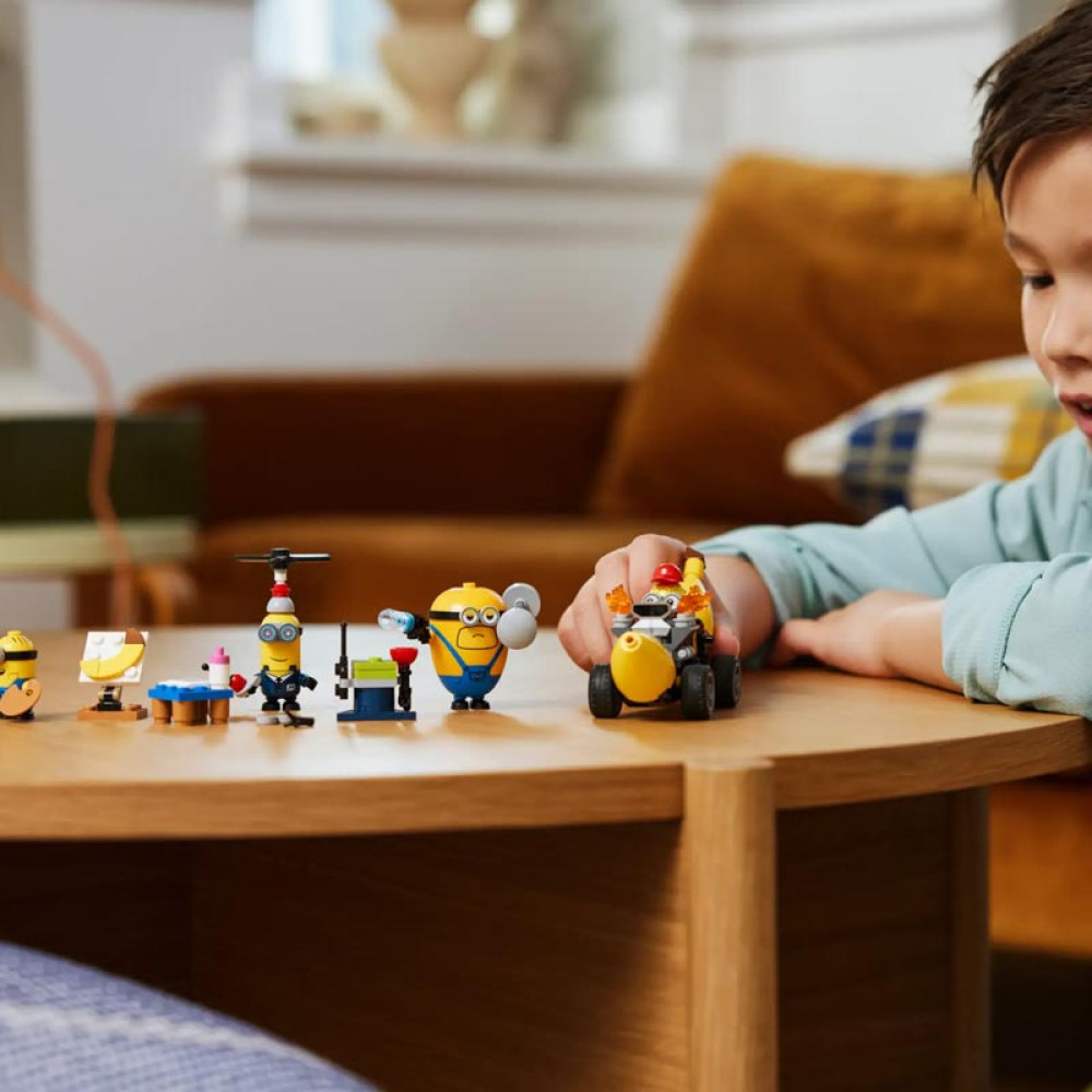 LEGO Minions & Banana Car (75580)