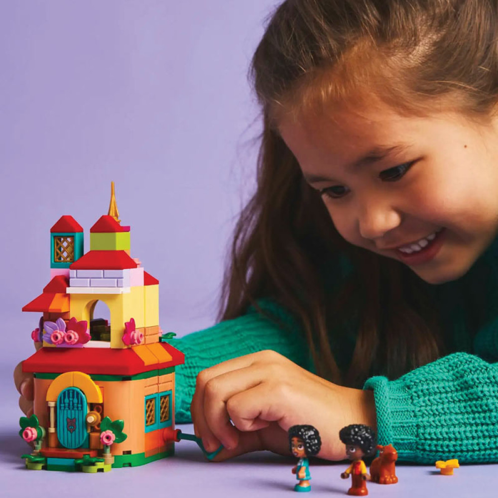LEGO Disney Encanto Mini House (43261)