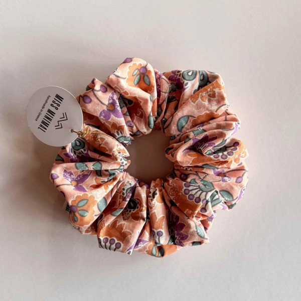 Miss Minimal Scrunchie Cleo