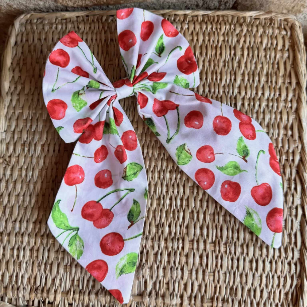 Miss Minimal Ribbon White Cherries