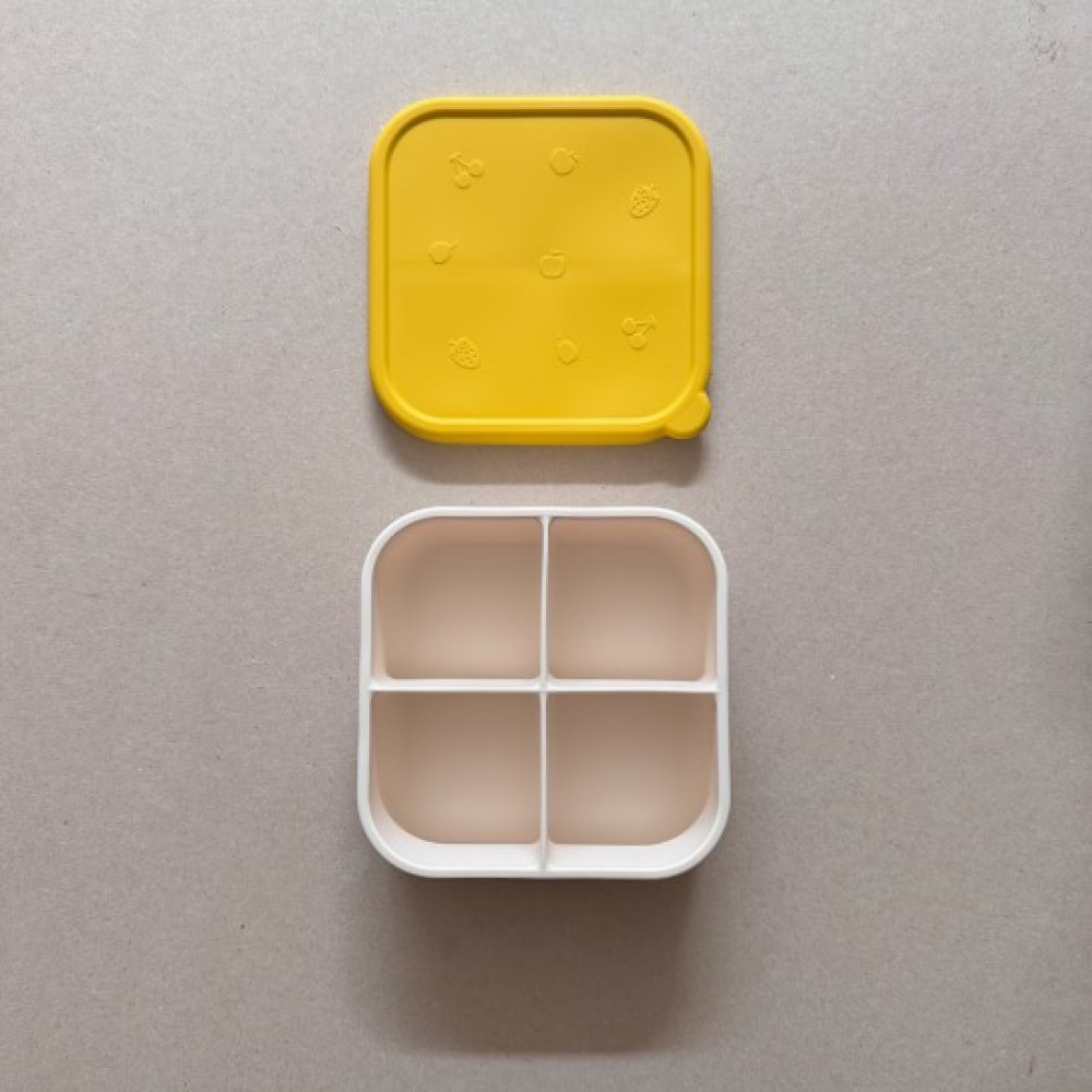 Nok Nok Snackbox Φαγητοδοχείο Σιλικόνης με 4 χωρίσματα 800ml (Milk with Curry)