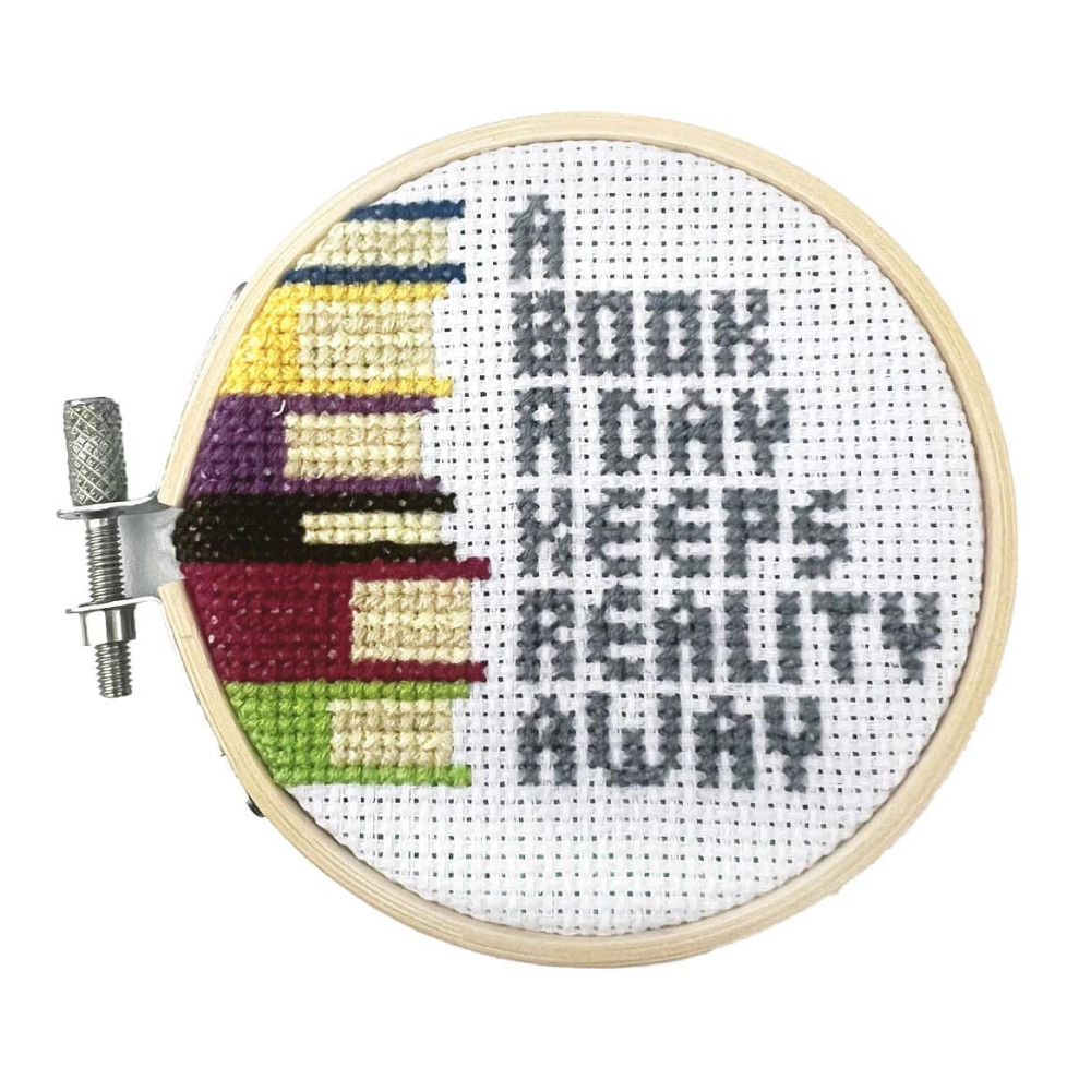 Kikkerland μίνι Κιτ Κεντήματος Cross Stitch "A Book a Day"