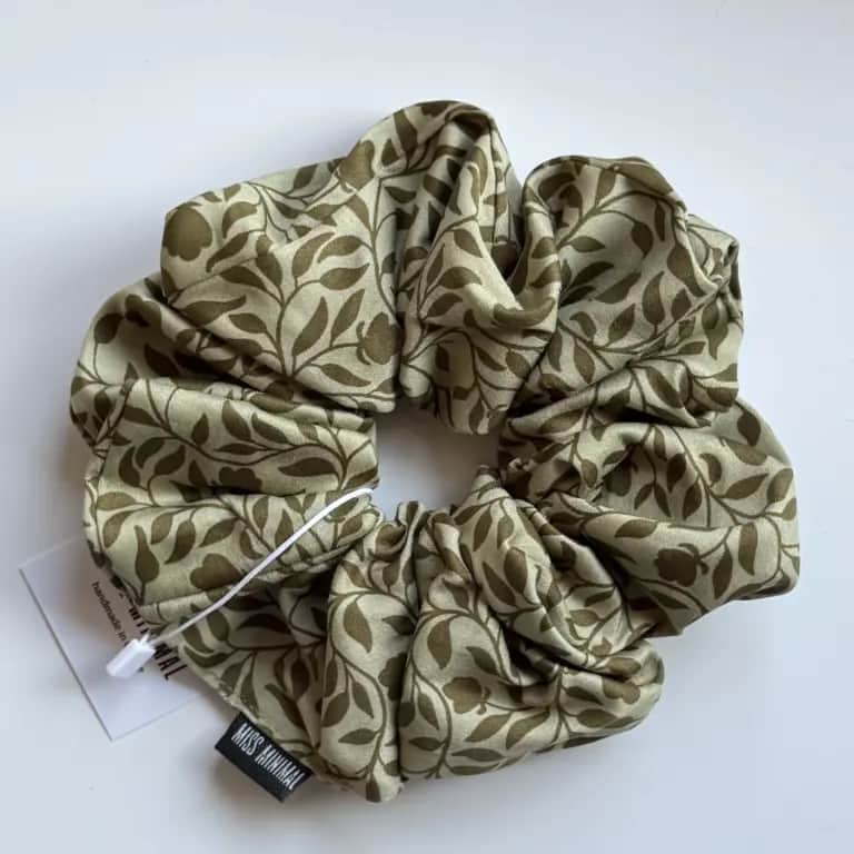 Miss Minimal Scrunchie Bernice