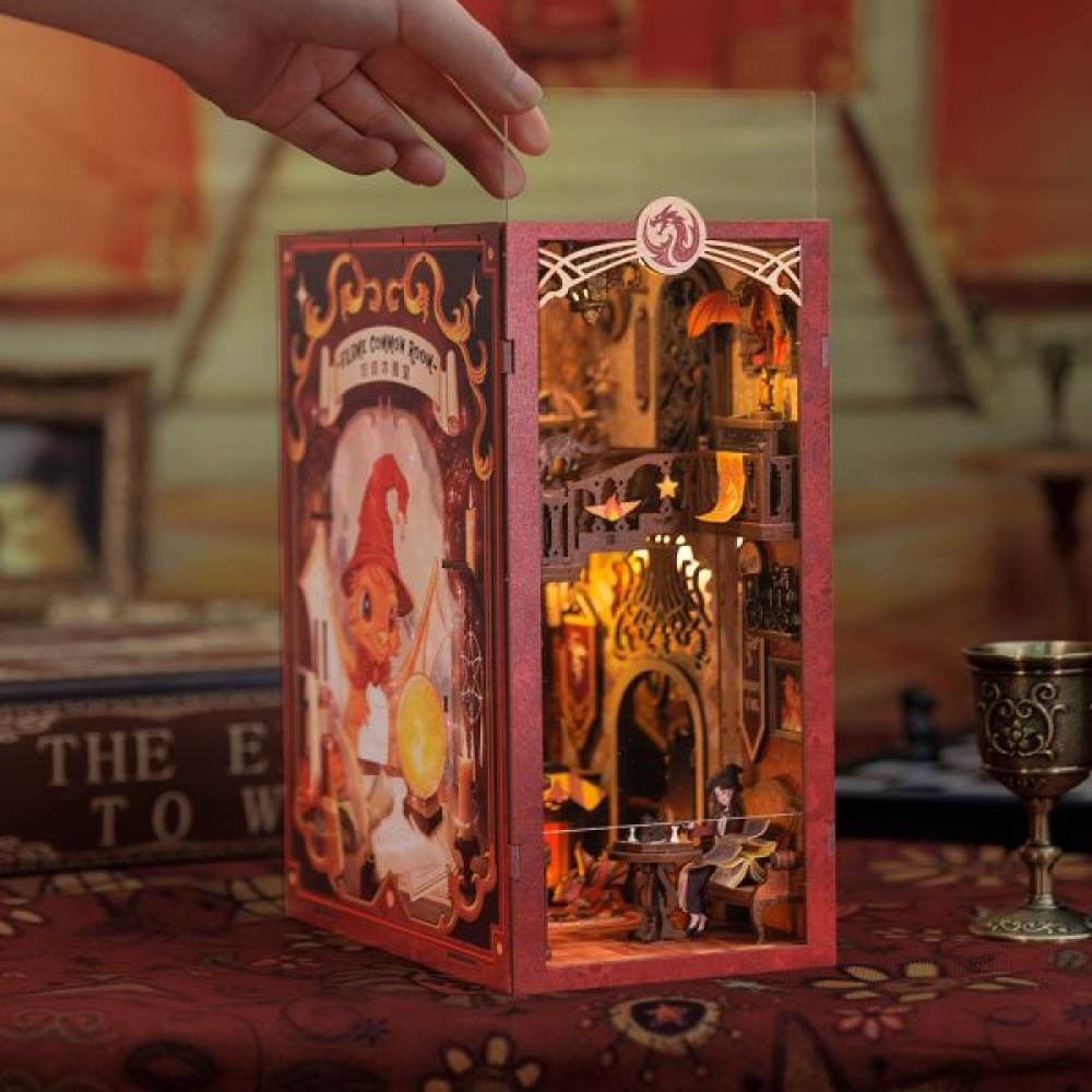 Book Nook Βιβλιοστάτης – Flame Common Room