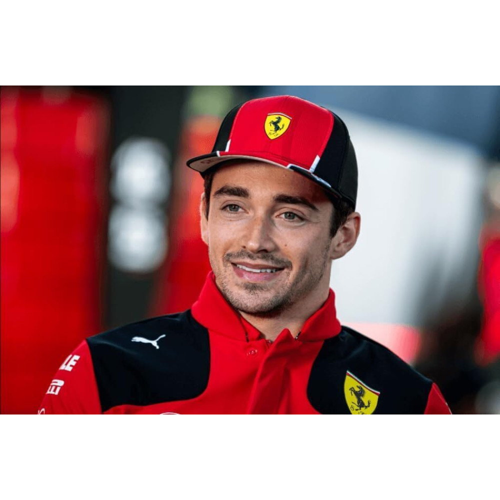 Maisto Premium RC Scuderia Ferrari SF-23 #16 Charles Leclerc 2.4GHZ 1/10