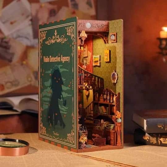 Book Nook Βιβλιοστάτης – Violin Detective Agency