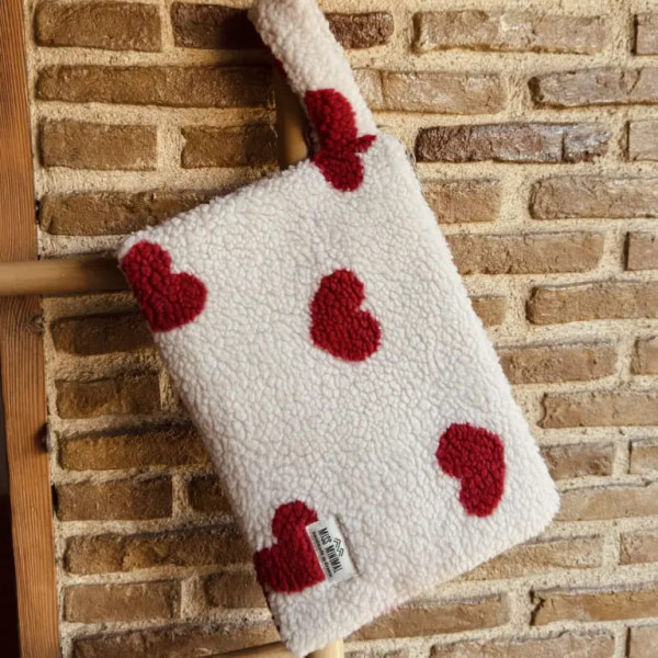 Miss Minimal Τσάντα Χειρός Fluffy Hearts (29 x 22 cm)