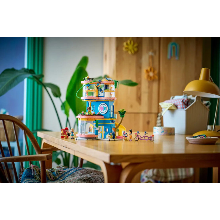 LEGO Friends Heartlake City Friends Club House (42689)