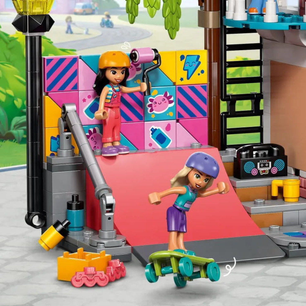 LEGO Friends Liann's Family House (42687)