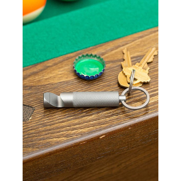 Kikkerland Μπρελόκ ανοιχτήρι "Chug It!"