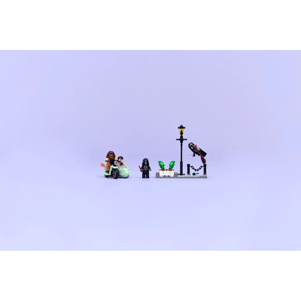 LEGO Harry Potter Hagrid & Harry's Privet Drive Escape (76459)