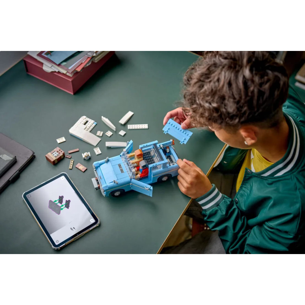 LEGO Harry Potter Enchanted Flying Ford Anglia (76470)