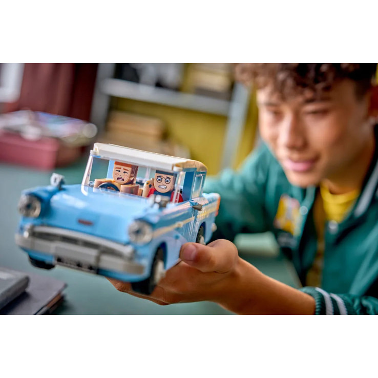 LEGO Harry Potter Enchanted Flying Ford Anglia (76470)