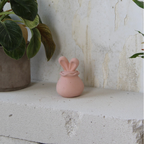 OKU Creations Bunny τσιμεντένιο χειροποίητο δοχείο ροζ 50g