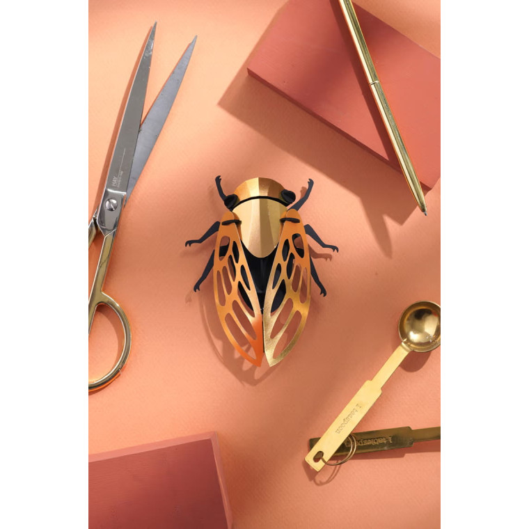 Assembli 3D Paper Cicada - Gold Leaf Metallic (11,5 x 9 cm)
