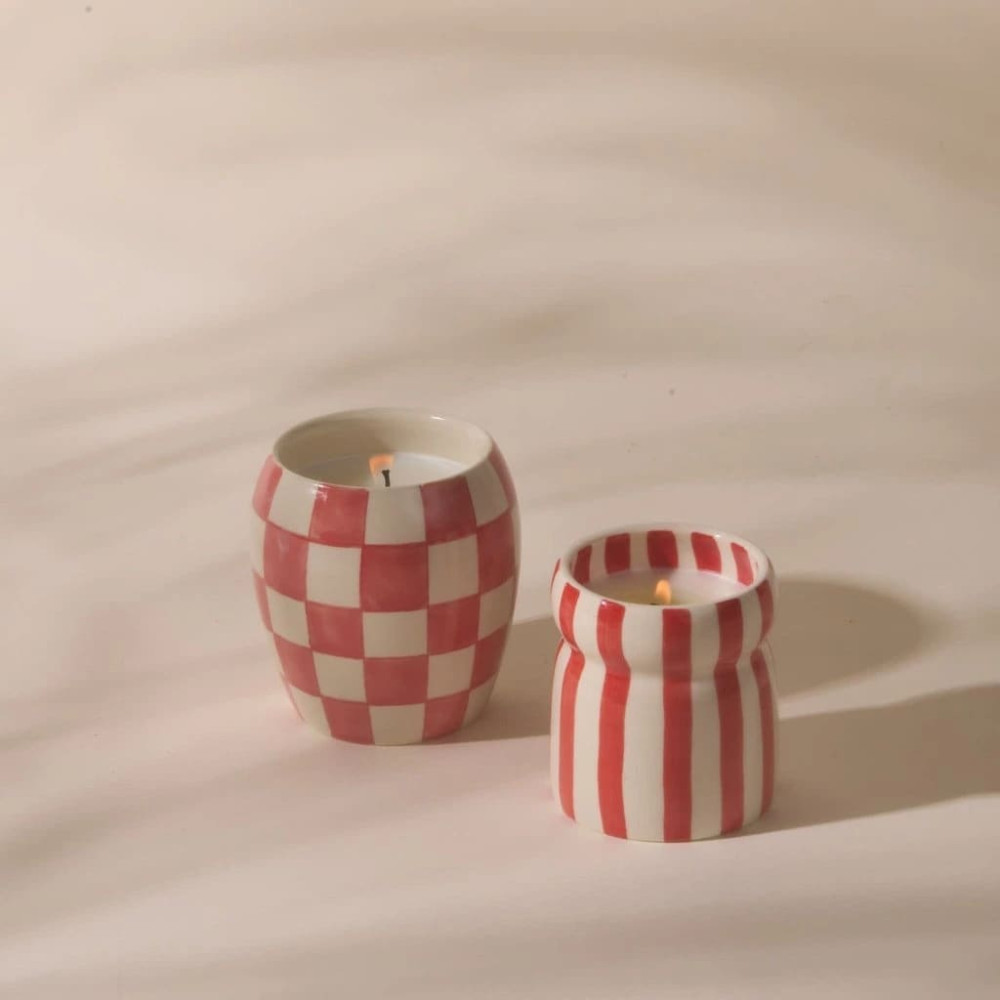 Paddywax Cabana Φυτικό Κερί 184gr σε Κόκκινο Ριγέ Κεραμικό Δοχείο - Hibiscus Bay