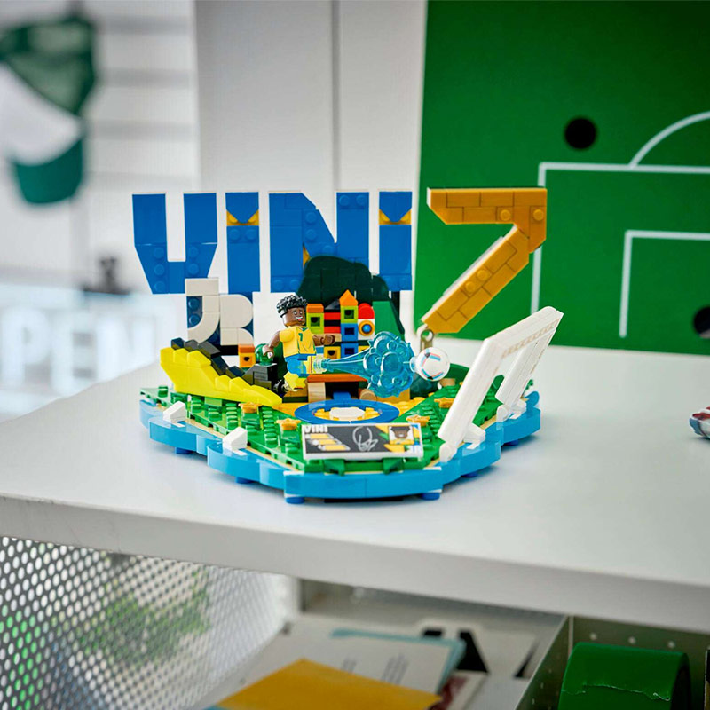 LEGO® Editions Vini Jr. - Soccer Highlights (43027)