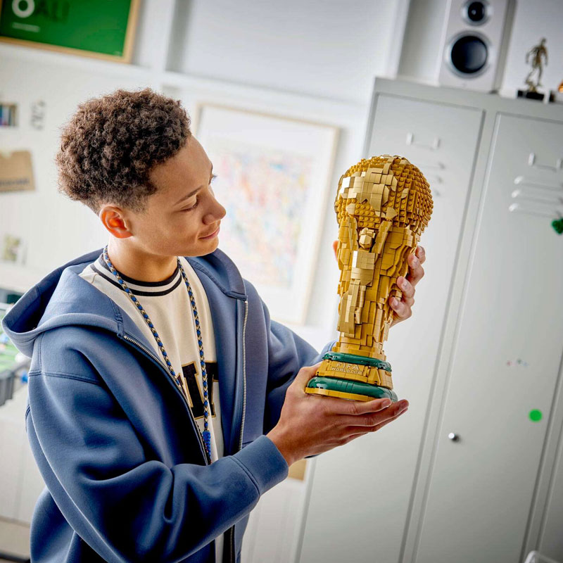 LEGO® Editions Sets FIFA World Cup Official Trophy (43020)