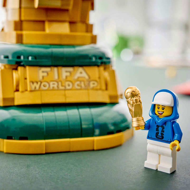 LEGO® Editions Sets FIFA World Cup Official Trophy (43020)