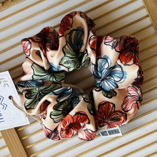Miss Minimal Scrunchie Beige Hawaii Satin