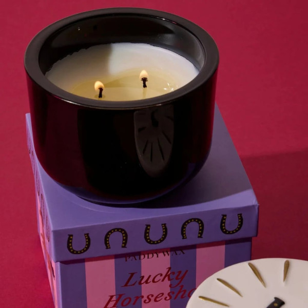 Paddywax Charmed Γυάλινο Κερί Σόγιας With Horseshoe Lid - Tabac & Pine